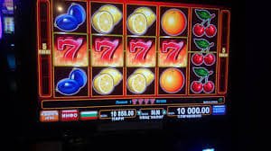 l86 ဘောလုံးလောင်းကစား live betting odds Myanmar National League ပွဲကြည့်ရှုနေပုံ